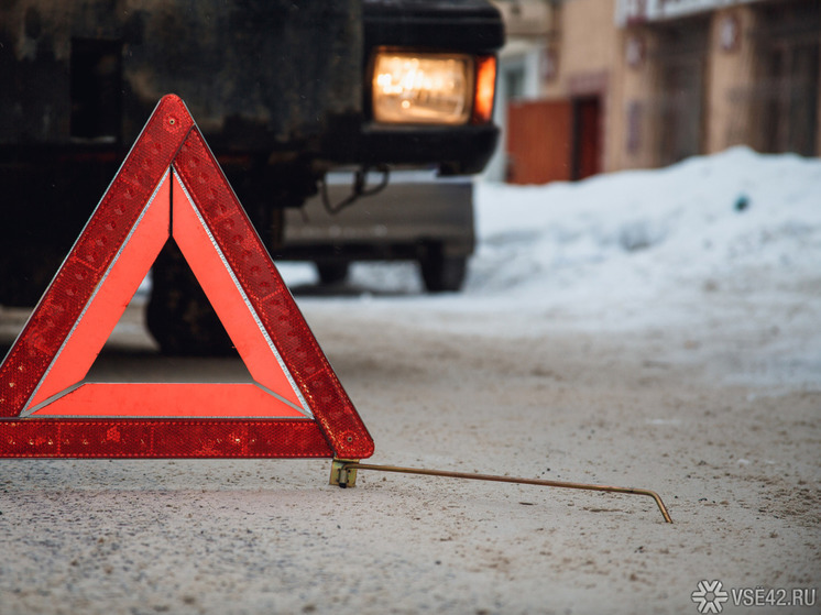 В Новокузнецке автоцистерна протаранила иномарку