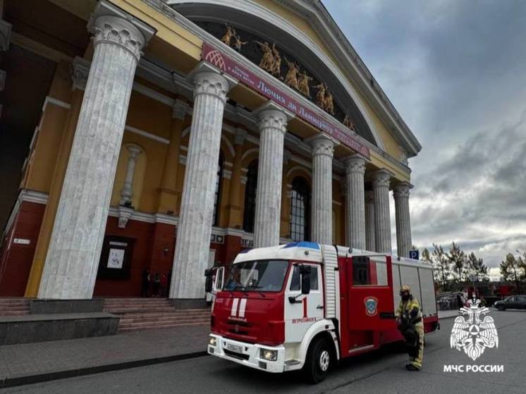 Пожарные прибыли в Музыкальный театр Карелии