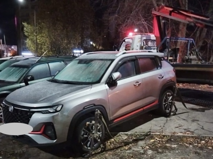 Сразу пять машин отправили на штрафстоянку с тротуаров Петрозаводска