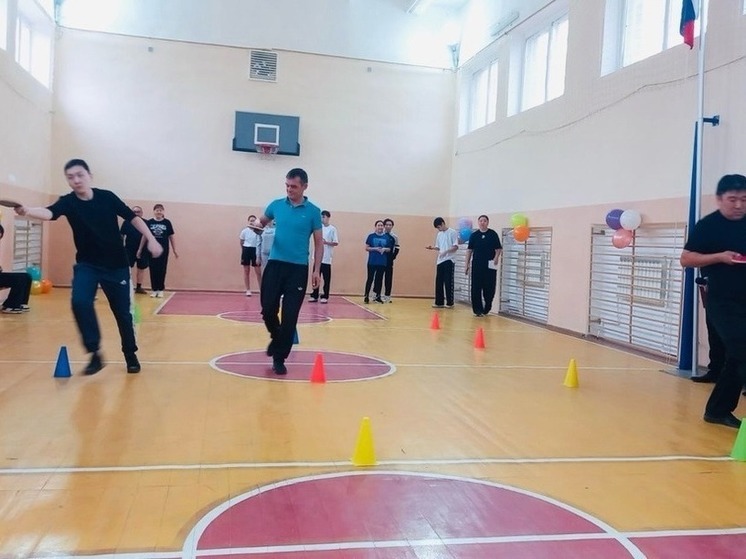 В Элисте семьи соревновались в спортивных состязаниях