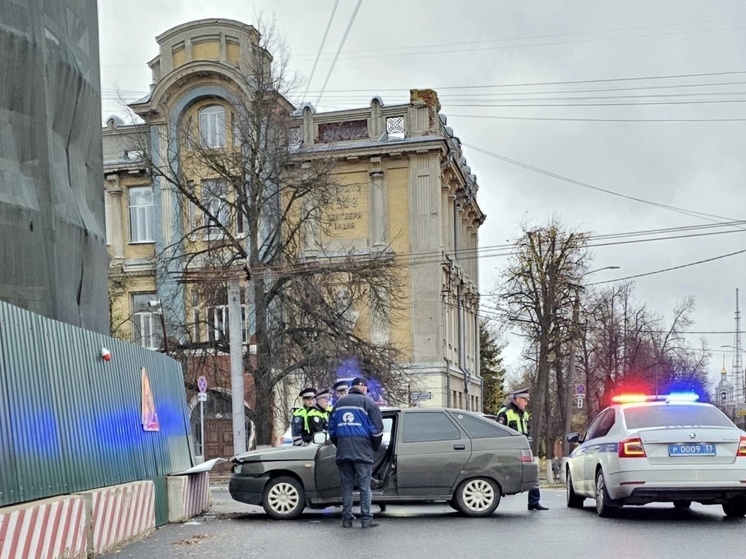 Во Владимире водитель «не заметил» бетонного ограждения памятника