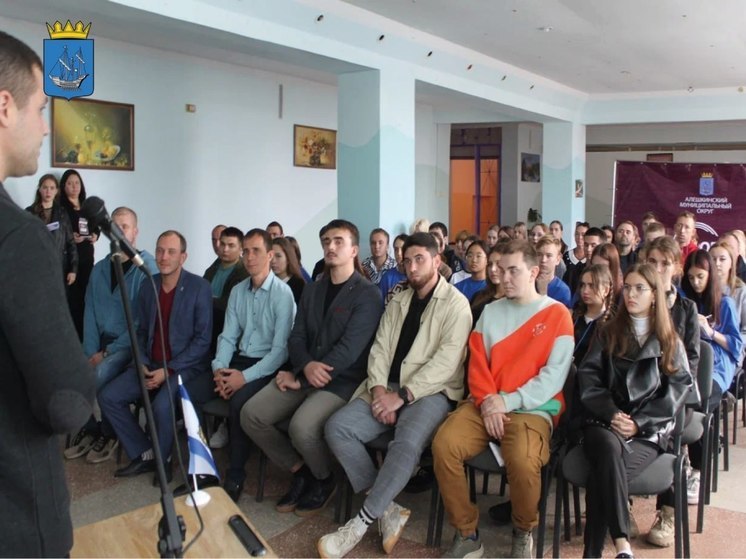 Глава Минкульта Херсонщины пообщаелся с молодежью, проведя профоритентацию