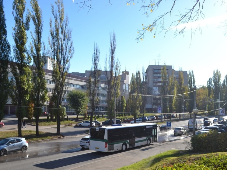 В Липецке и пригороде автобусы встали на время угрозы