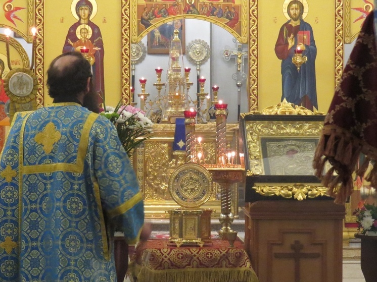 В православном храме Тувы встретили ковчег с частицей мощей блаженной Матроны