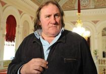 Уголовный суд Парижа решил отсрочить рассмотрение дела в отношении актера Жерара Депардье, которого обвиняют в домогательствах и насилии над двумя женщинами в 2021 году