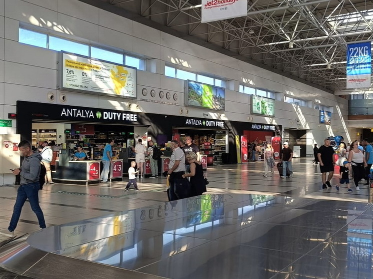 «Фонтанка»: сделавшему фото попутчицы в метро Стамбула россиянину вынесли приговор