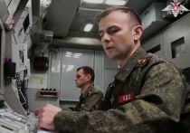 Вооруженные силы России в ходе тренировки под руководством президента РФ и Верховного Главнокомандующего российской армией Владимира Путина отрабатывают массированный ядерный удар