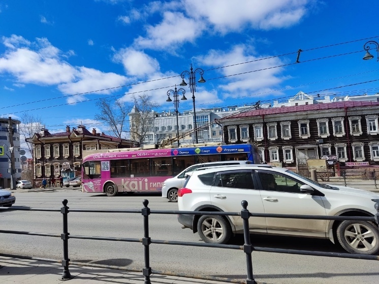 Полиция в Томске выясняет нюансы ЧП на остановке Главпочтамт, где упал мужчина