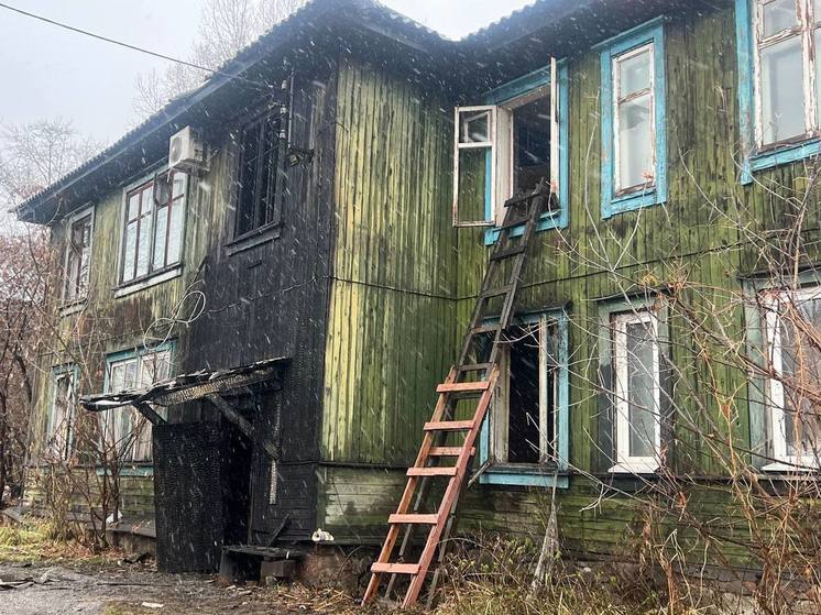 Прокуратура взяла под контроль выяснение причин пожара в двух деревянных домах в Томске