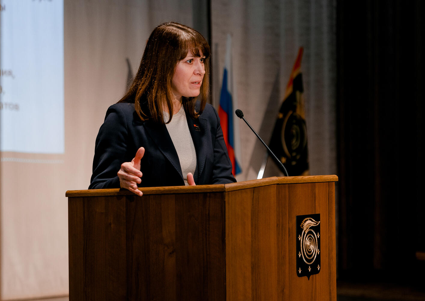 Глава Коркино Лощинина уволилась после убийства таксистки и беспорядков: рабочие фото экс-чиновницы