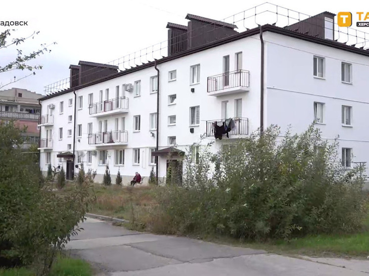 В Скадовске восстановили поврежденные после обстрела два жилых дома