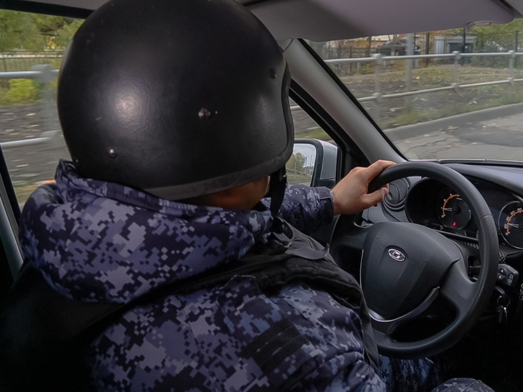Росгвардейцы задержали пьяного кузнечанина, забравшегося на территорию спортшколы