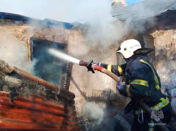 В Мариуполе при пожаре едва не погиб пенсионер