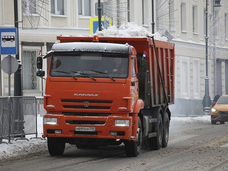 В Москве весь парк коммунальной техники переведен на зимний режим работы