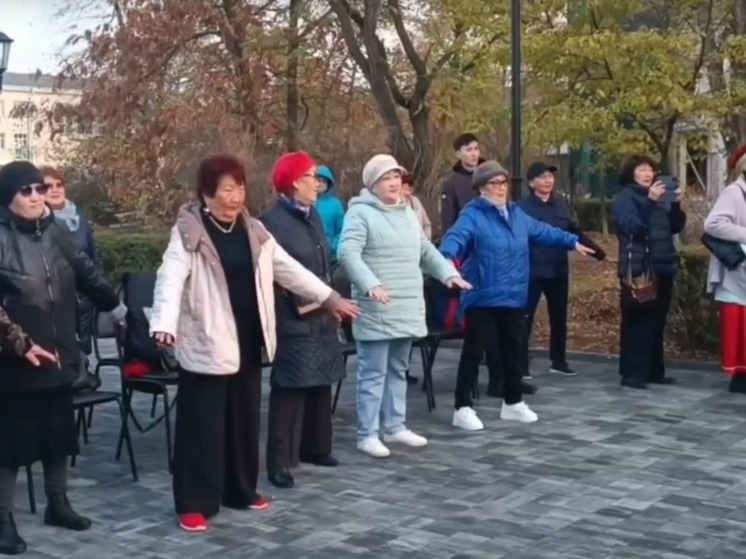 В сквере Пушкина в Элисте провели «Семейную осень»