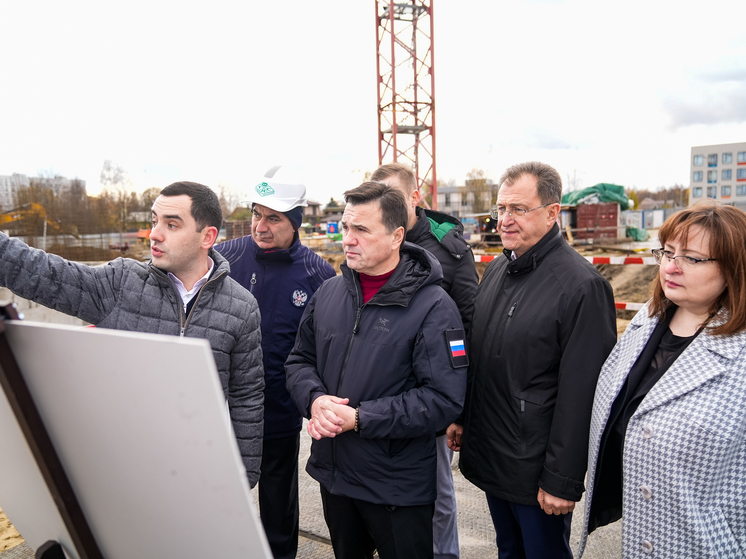 Андрей Воробьёв проверил ход строительства многопрофильной поликлиники в Ногинске