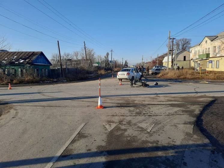 Подросток на мопеде пострадал в ДТП в Омской области