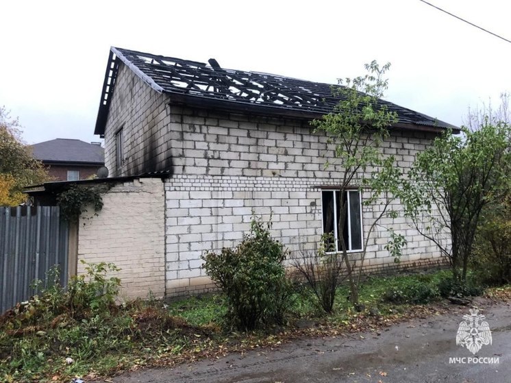 При пожаре на улице Красина в Брянске пострадали два человека