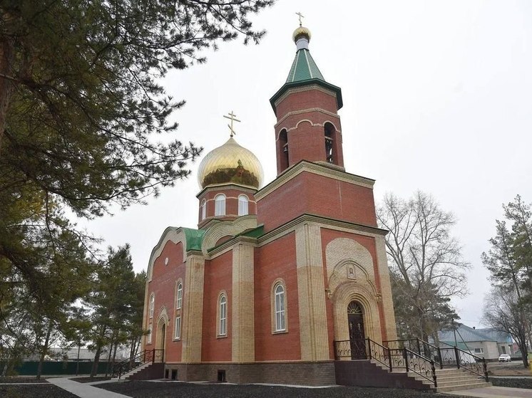 Митрополит Дионисий провёл литургию в новом храме в Омской области