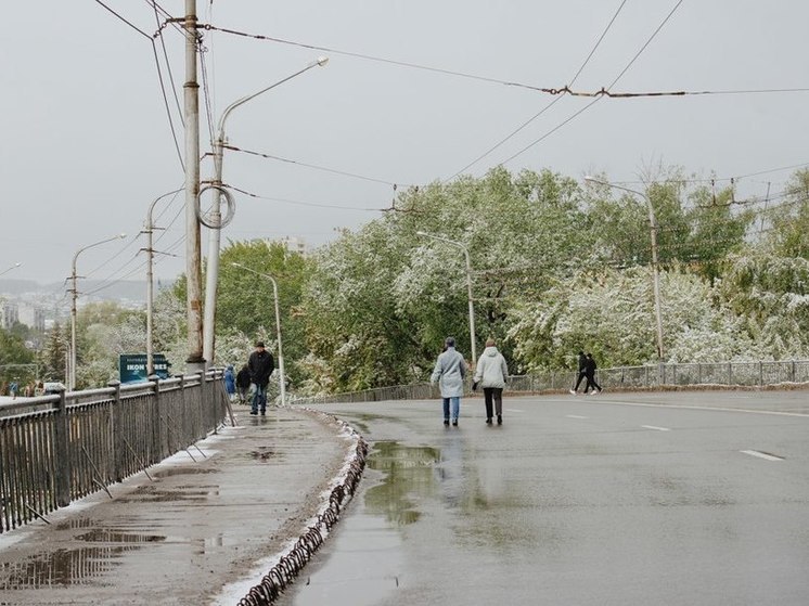 Пензенцам напомнили о мерах безопасности на дорогах в условиях непогоды