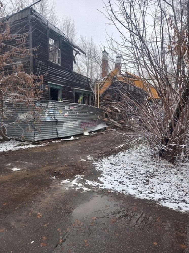 Щенков под завалами нижегородского дома спасают всем миром