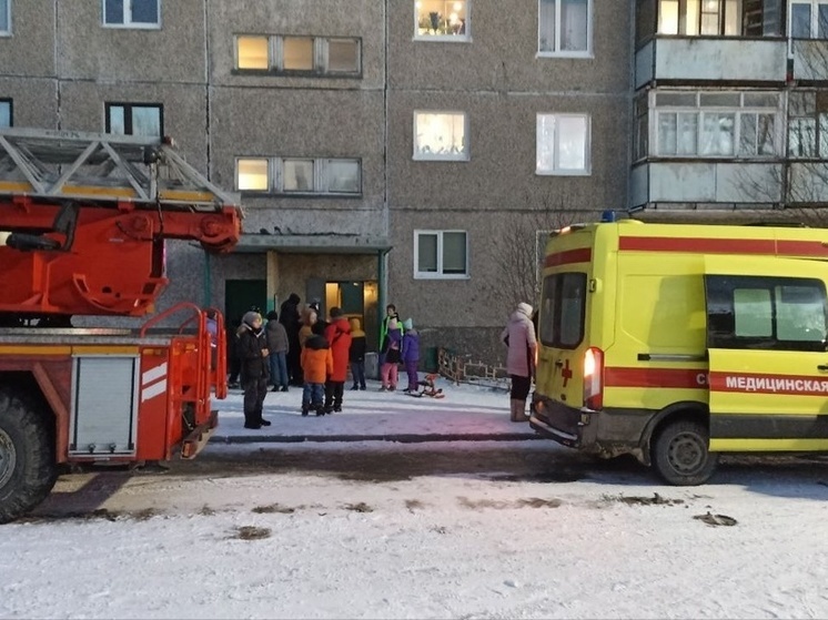 Пожар настиг жителей девятиэтажки в Мурманской области