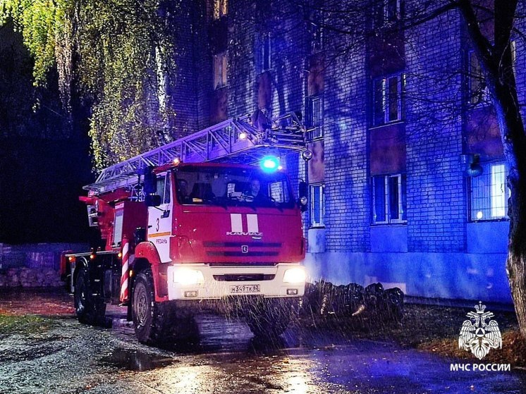  Более 500 человек эвакуировали из горящего общежития медуниверситета в Рязани