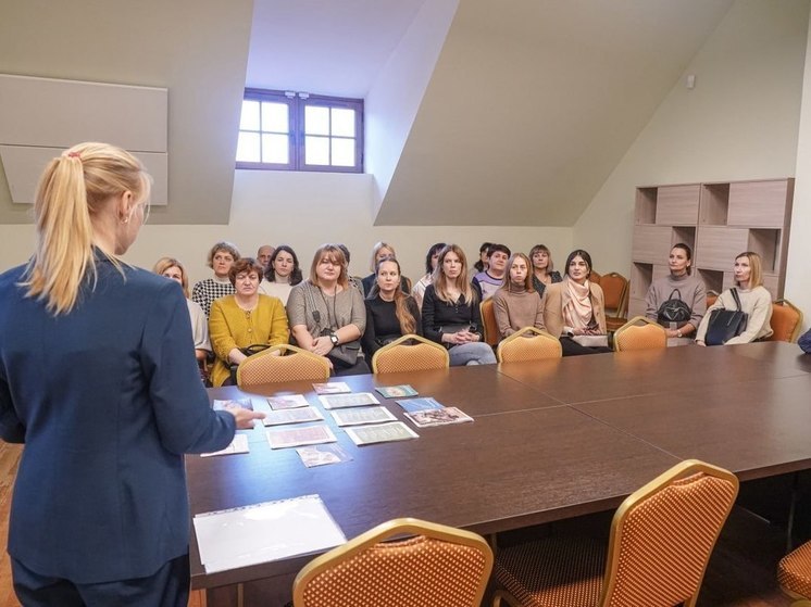 Презентацию музейных возможностей показали псковским учителям