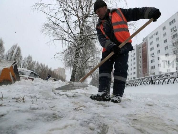 Казанцам предложили доплачивать дворникам в сильные снегопады