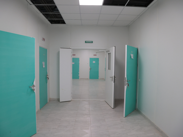 В крымском поселке Зуя продолжается строительство модульной поликлиники