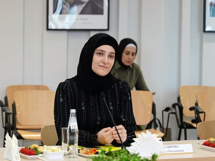 Чечне наградили медалью дочь Кадырова Айшат