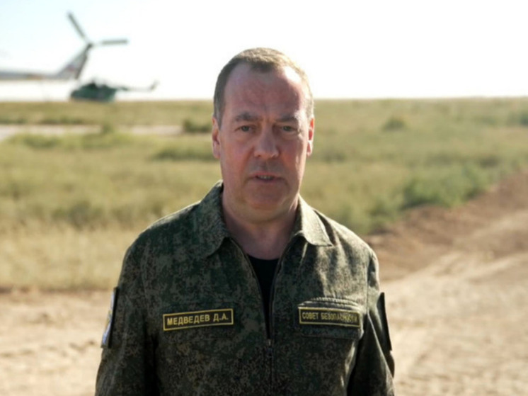 Медведев предупредил киевский режим о последствиях нового Майдана