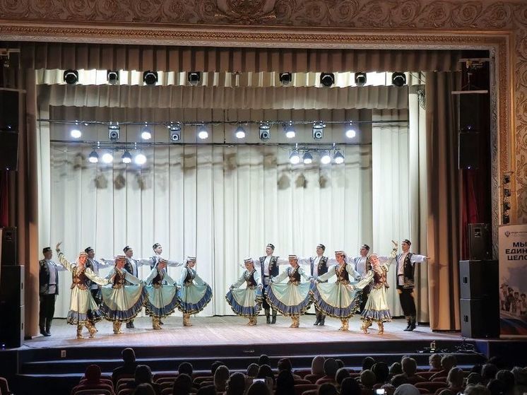 Ансамбль песни и пляски "Донбасс" подготовил для дончан праздничные концерты