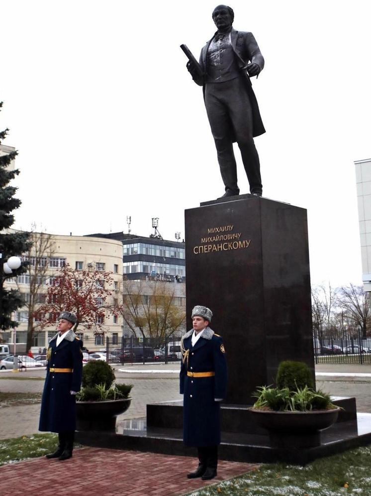 Во Владимире открыли памятник Михаилу Сперанскому