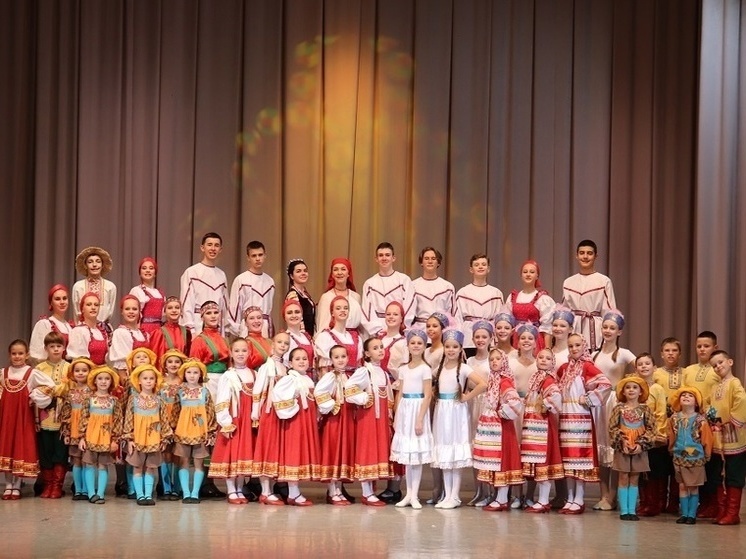 Отчётный концерт ансамбля «Подсолнушки» прошёл в Серпухове