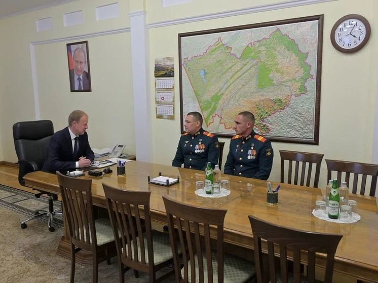 Танкисты сработали четко: алтайские Герои России рассказали, за что получили награду
