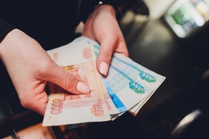 В Тамбовстате проанализировали уровень заработной платы жителей региона.