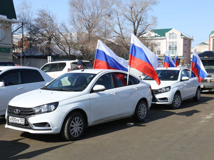 Первые лица Алтайского края поздравили жителей региона с Днем народного единства