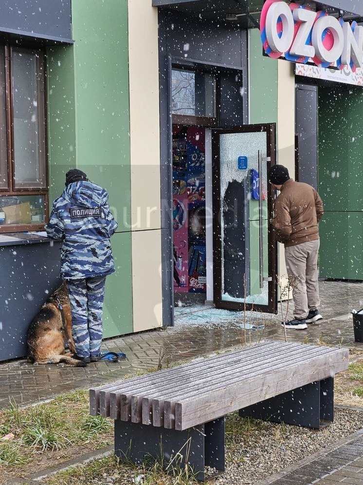 В Хабаровске разгромили пункт выдачи популярного маркетплейса