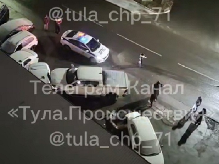 В Туле водитель пикапа устроил массовое ДТП – пострадали 6 машин