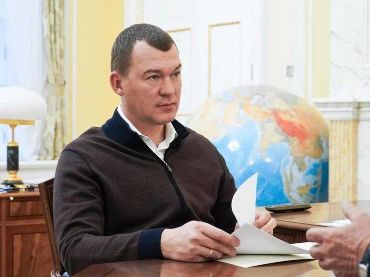 Министр спорта РФ Дегтярев посетил стадион «Строитель» в Геническе