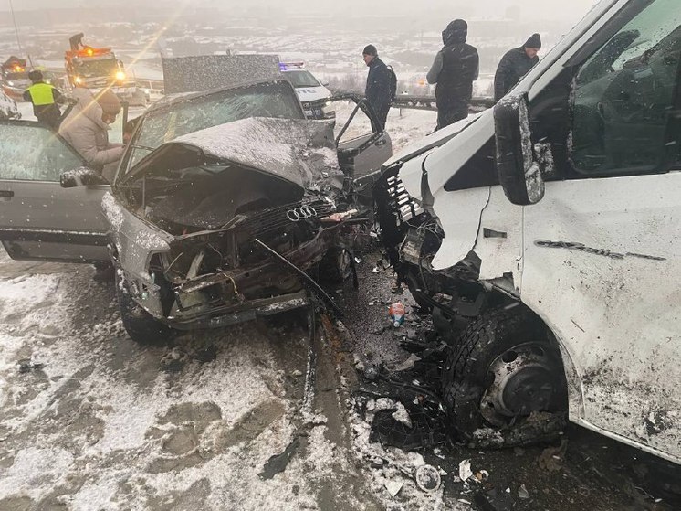 Автомобилист устроил тройное ДТП на дороге Заполярья