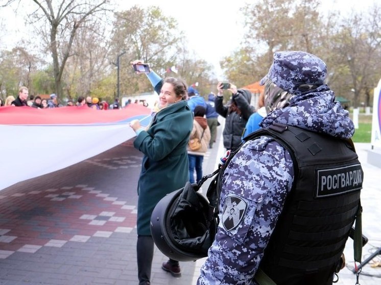 Херсонские росгвардейцы в День народного единства обеспечили безопасность граждан