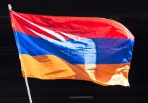 Заместитель министра иностранных дел Армении Паруйр Ованнисян в ходе брифинга в парламенте выступил с заявлением о том, что посол Азербайджана Вагиф Садыков оскорбил главу армянской дипломатической миссии Тиграна Балаяна и угрожал ему в ходе приема, который был организован турецким посольством. Слова Ованнисяна приводит ТАСС