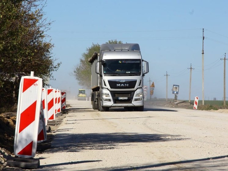 На Херсонщине до конца года сверх плана восстановят 60 км автодорог на 2 млрд рублей