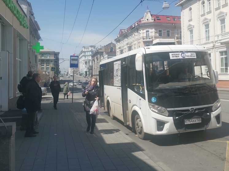 Губернатор Приморья поручил поднять зарплаты водителям общественного транспорта