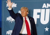 Кандидат в президенты США Дональд Трамп во вторник, 5 ноября, отдал свой голос на избирательном участке в городе Палм-Бич (Флорида)