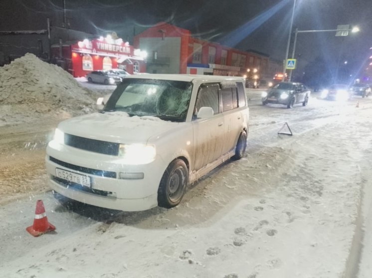 Иномарка сбила человека на «зебре» в Новом Уренгое