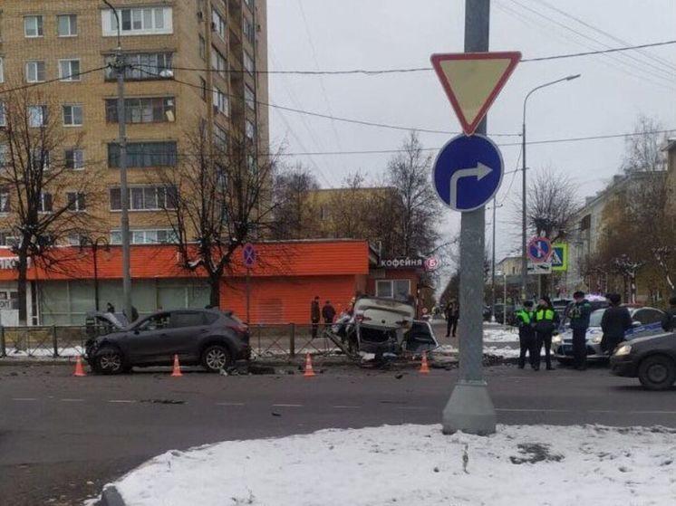Жесткое ДТП с «перевертышем» произошло в центре Серпухова