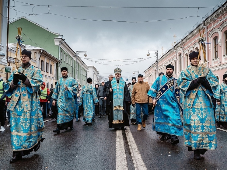 Тверская область противостояла стихии, отмечала праздник и поддержала защитников Родины